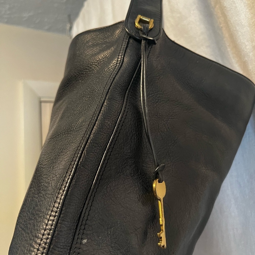 Black Fossil leather shoulder satchel bag. Soft leather. - Picture 4 of 10